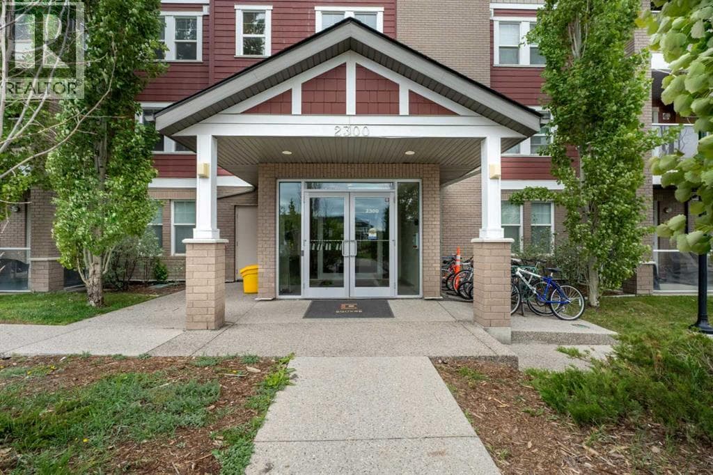 408, 2300 Evanston Square NW — photo 3