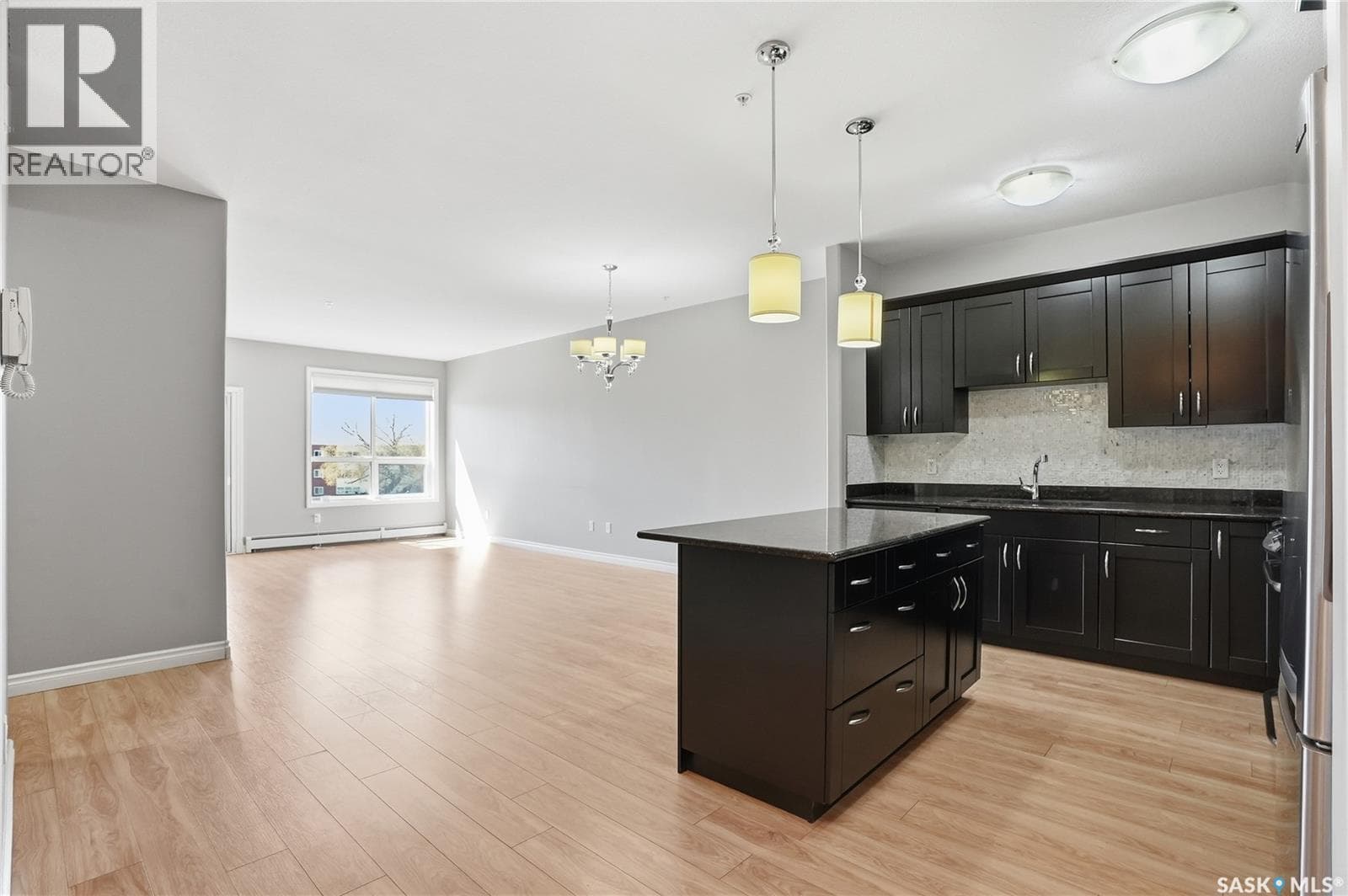 209 2730 Main STREET — photo 3