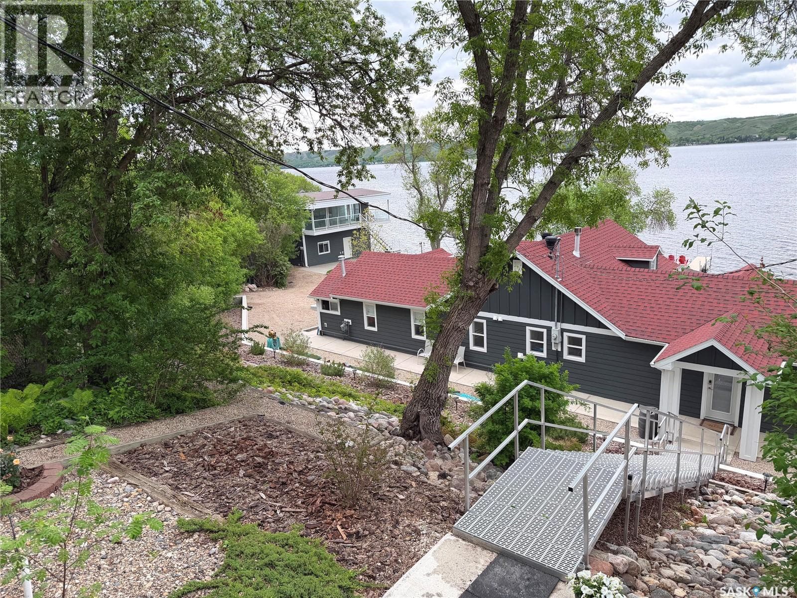 290 B-SAY-TAH ROAD — photo 2