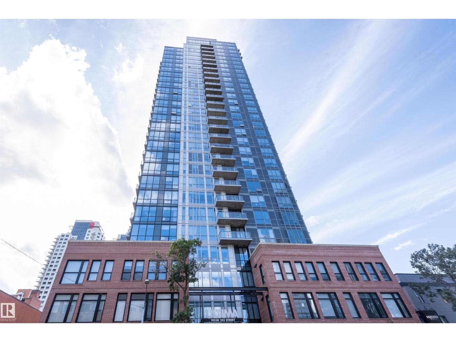 #404 10238 103 ST NW