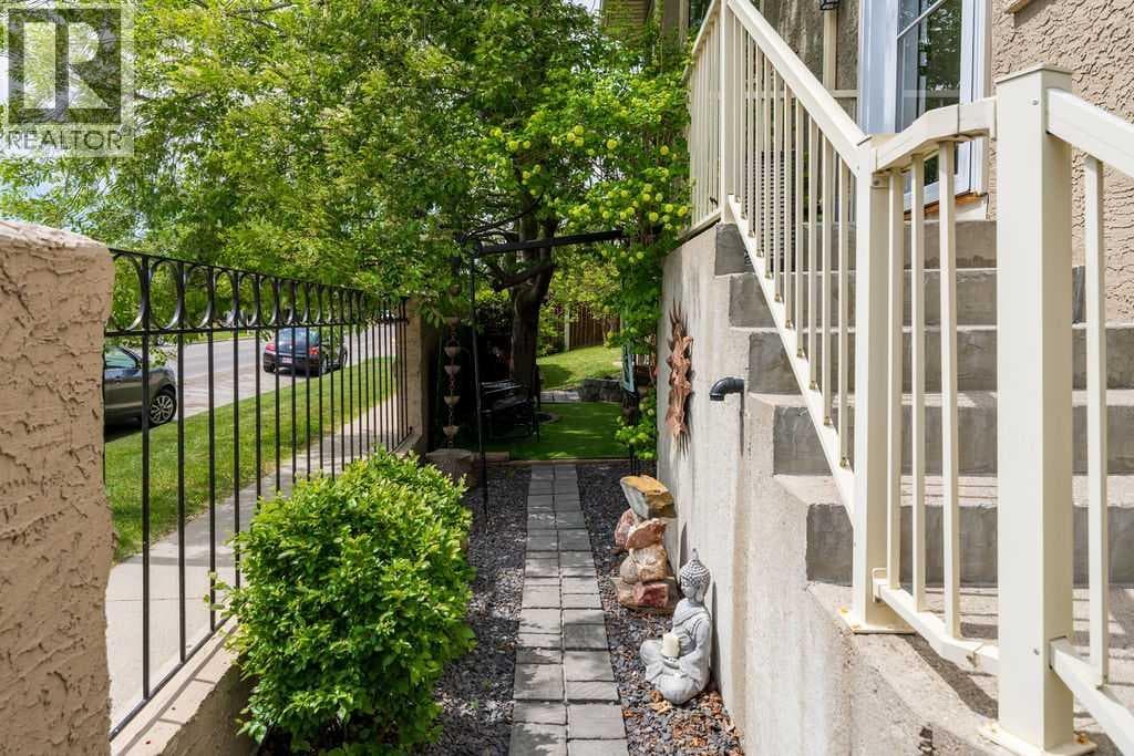 147 Silver Creek Mews NW — photo 4