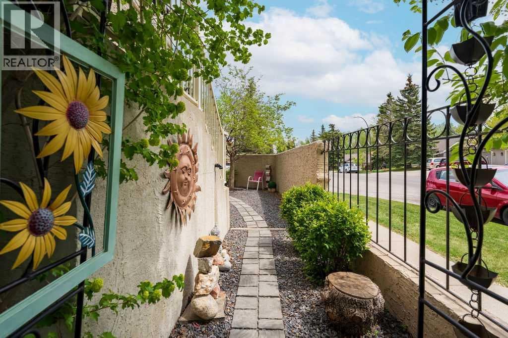 147 Silver Creek Mews NW — photo 5