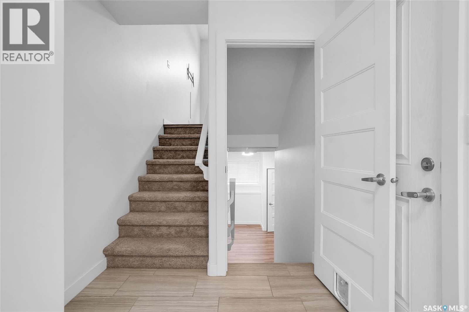 4 1060 Parr Hill DRIVE — photo 4