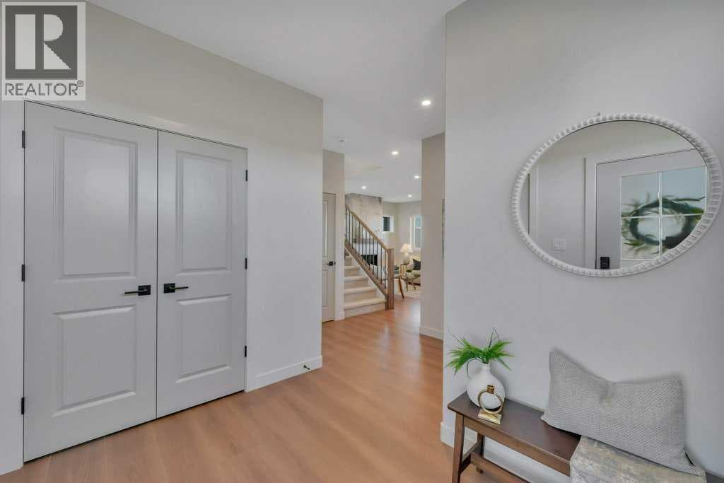 7 Vincent Gate — photo 4