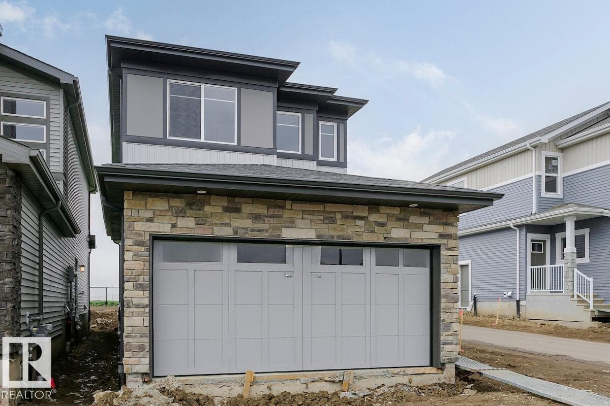 2811 62 ST SW
