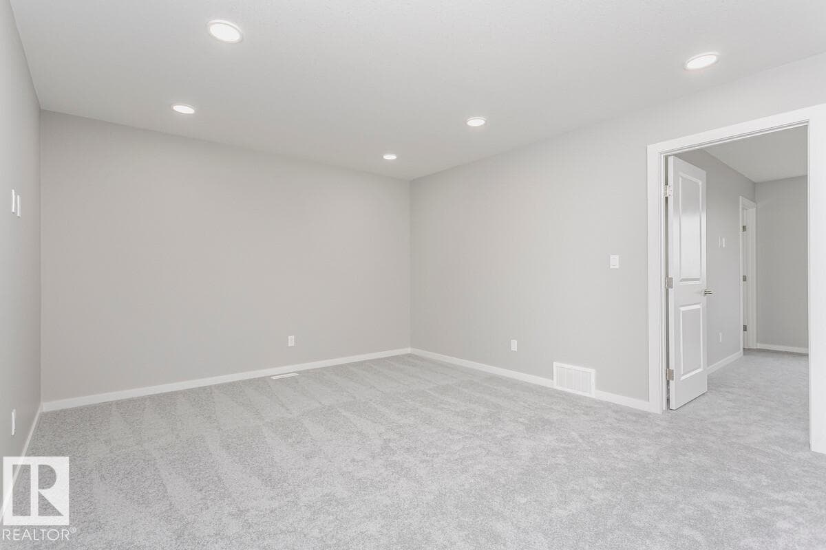 2811 62 ST SW — photo 5