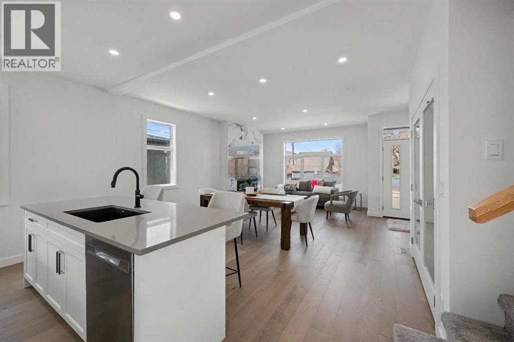 753 Centre Avenue NE — photo 3