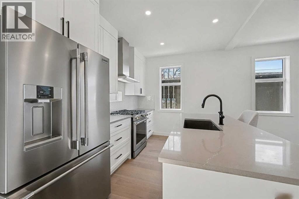 753 Centre Avenue NE — photo 4