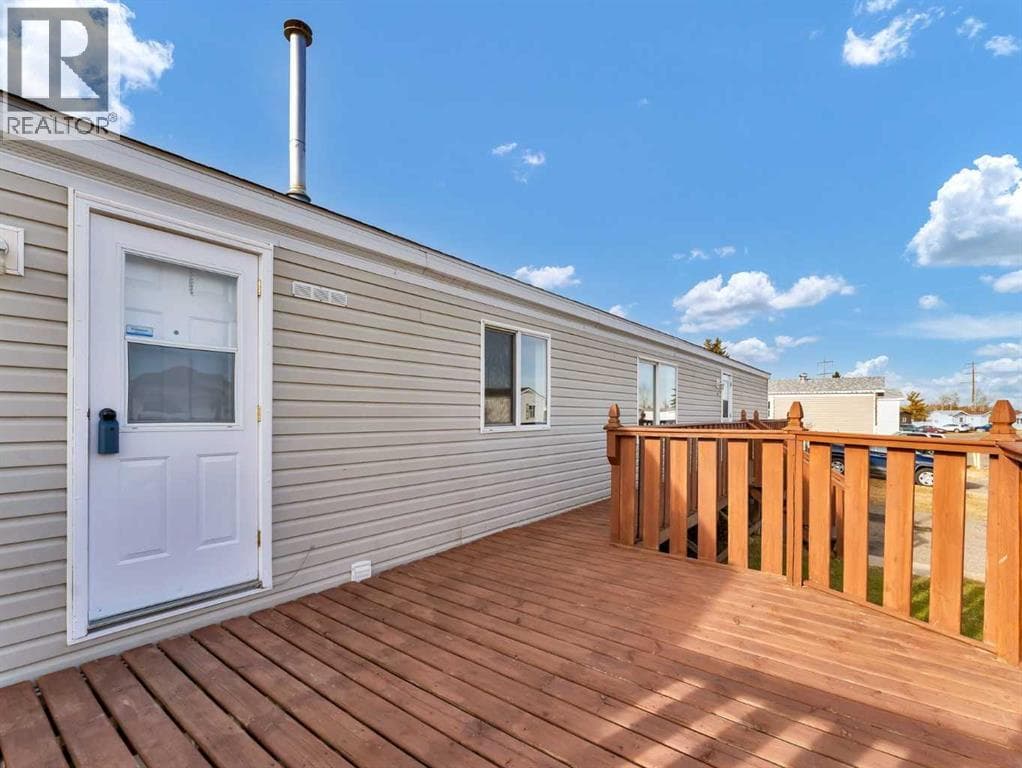 57 Maple Drive W — photo 3