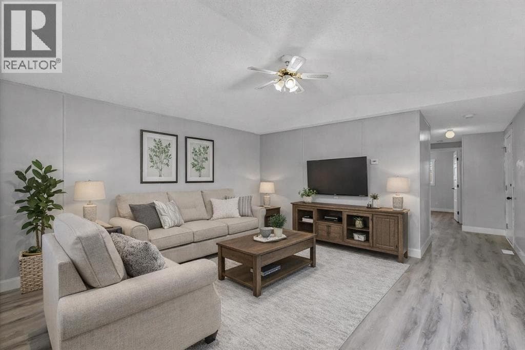 57 Maple Drive W — photo 5