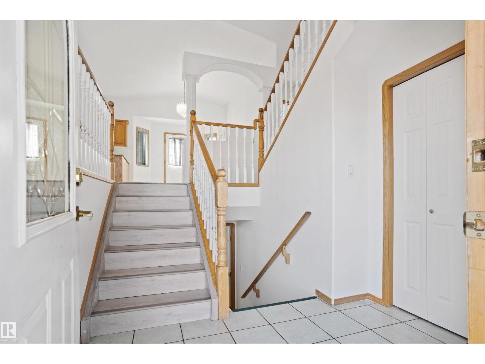 2915 151A AV NW — photo 3