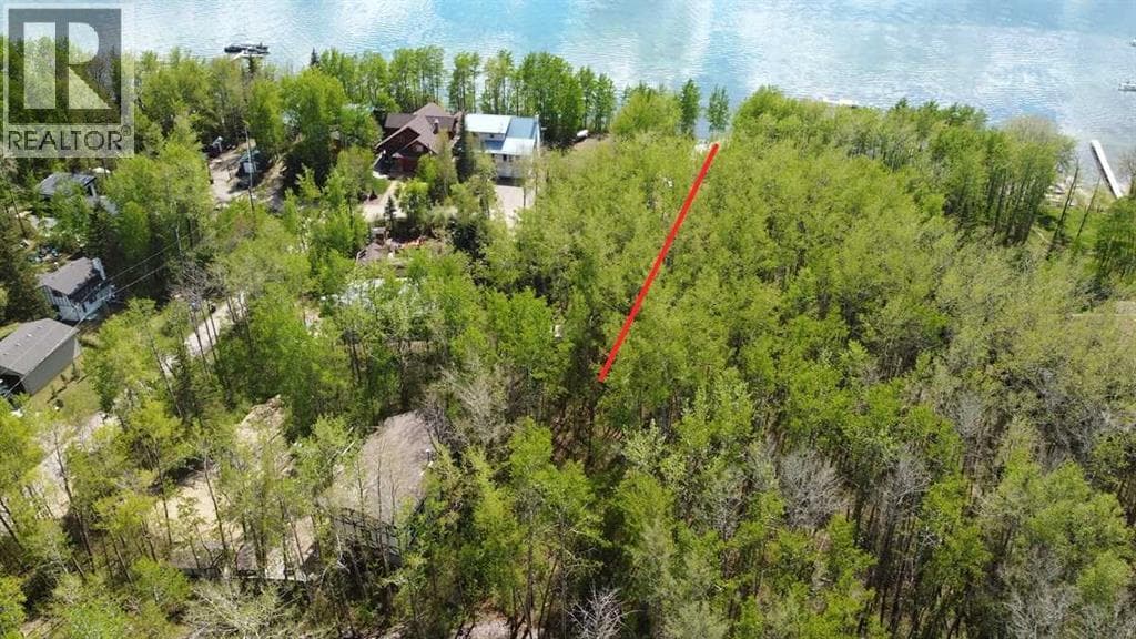 689 Fox Crescent — photo 2