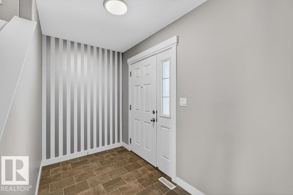 1363 ADAMSON DR SW — photo 2