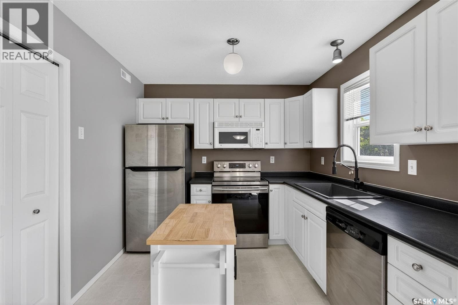 158 203 Herold TERRACE — photo 3