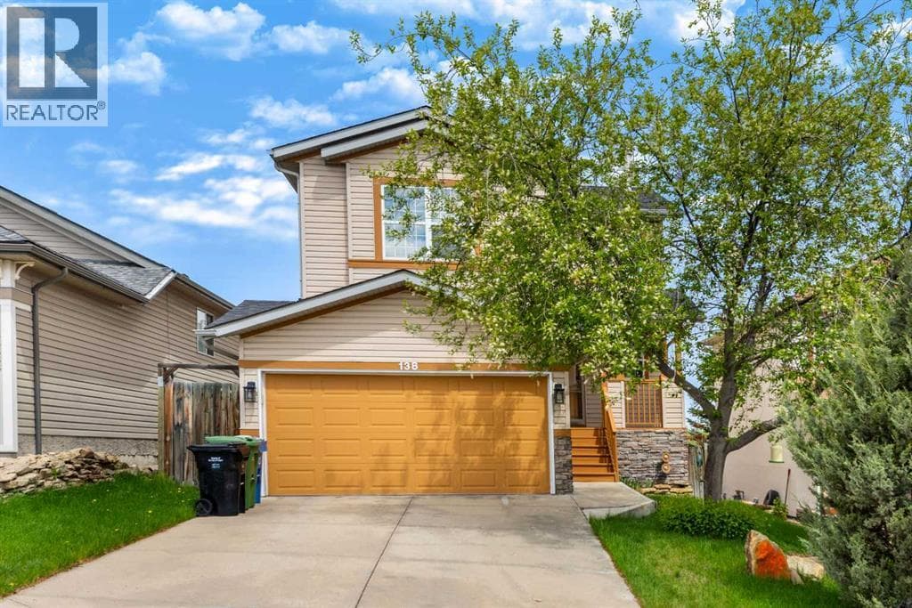 138 Panamount Crescent NW — photo 2