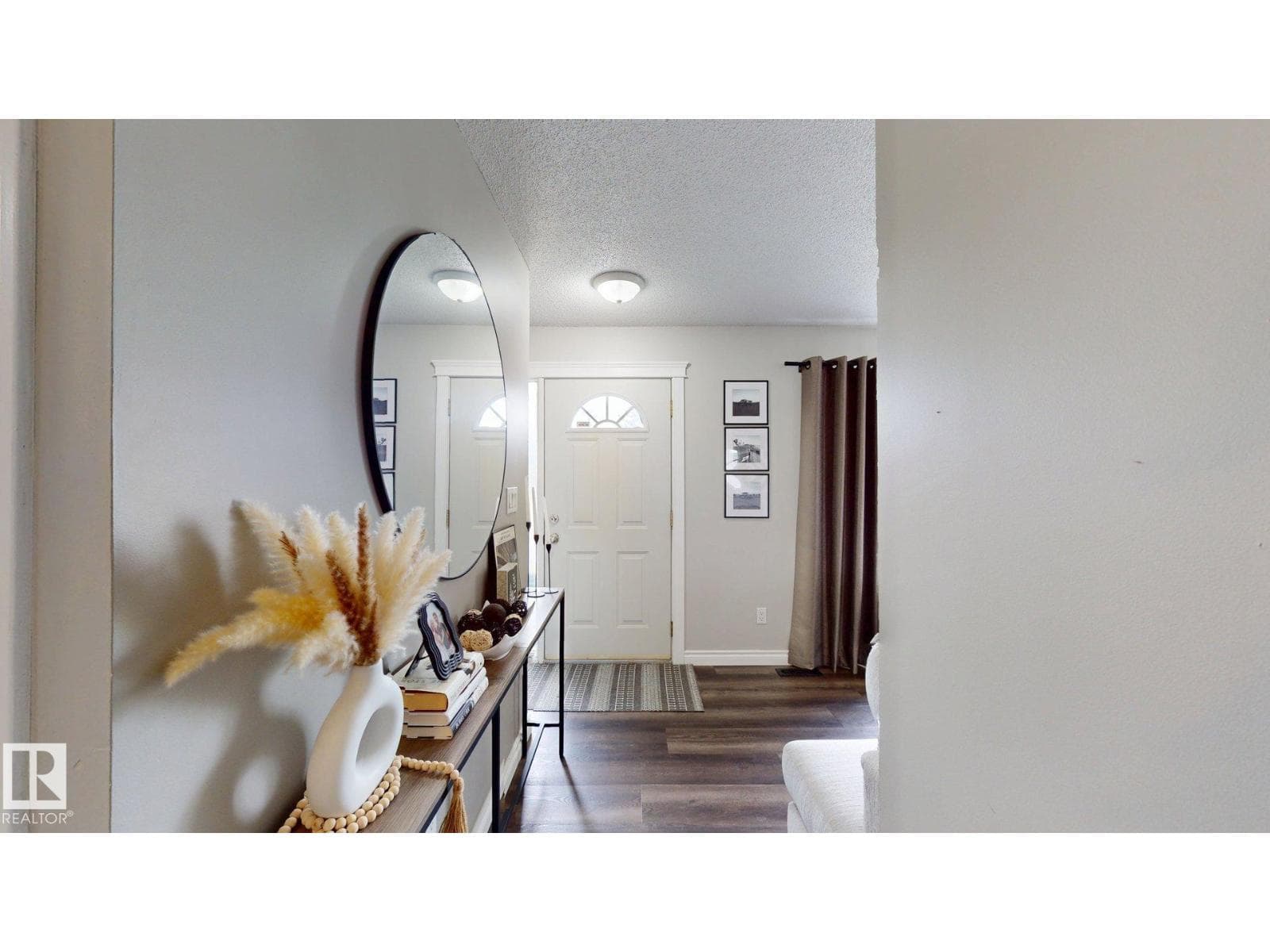 5501 46 AV — photo 4