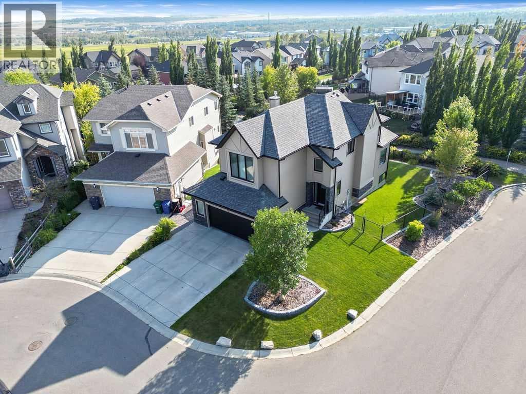 41 Drake Landing Crescent