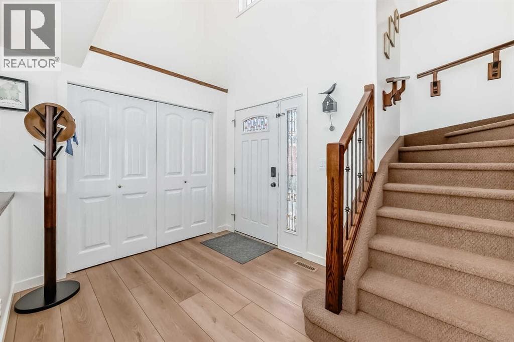 26 Lawson Close — photo 3