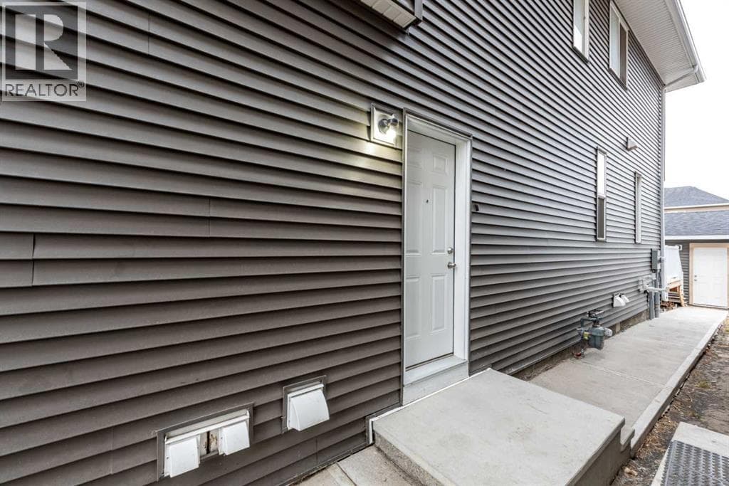 57 Corner Glen Row NE — photo 3