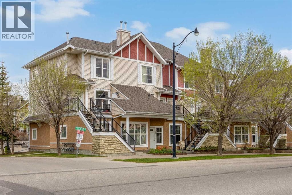 768 73 Street SW — photo 2