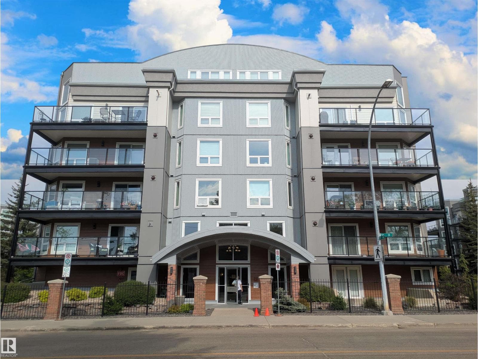 #402 7905 96 ST NW