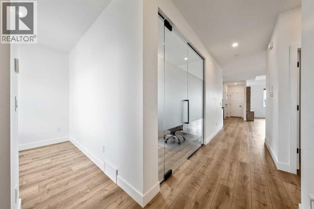 23 31 Avenue SW — photo 4