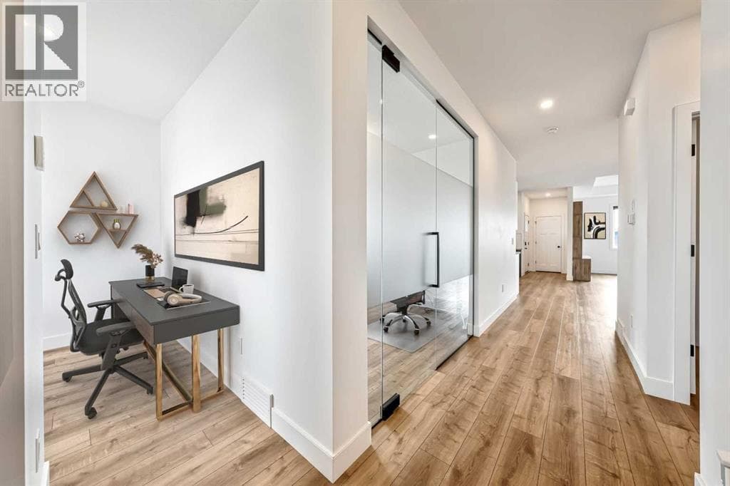 23 31 Avenue SW — photo 3