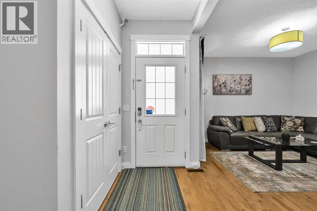 172 Sherwood Square NW — photo 3