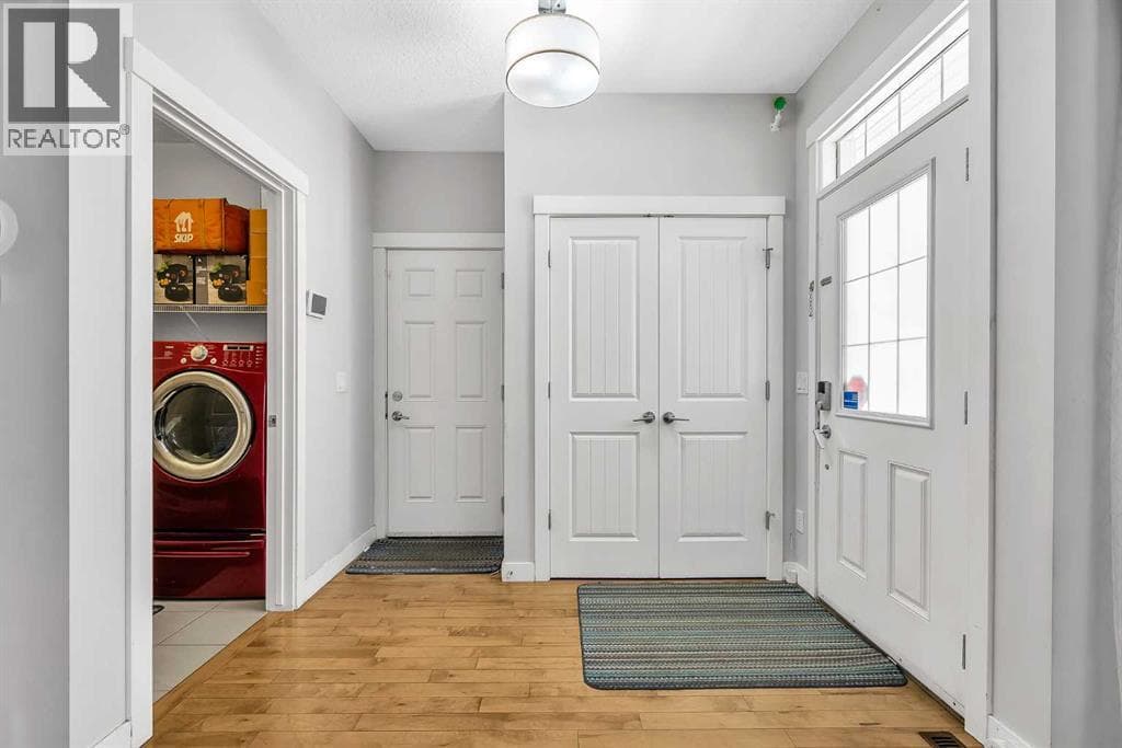 172 Sherwood Square NW — photo 4