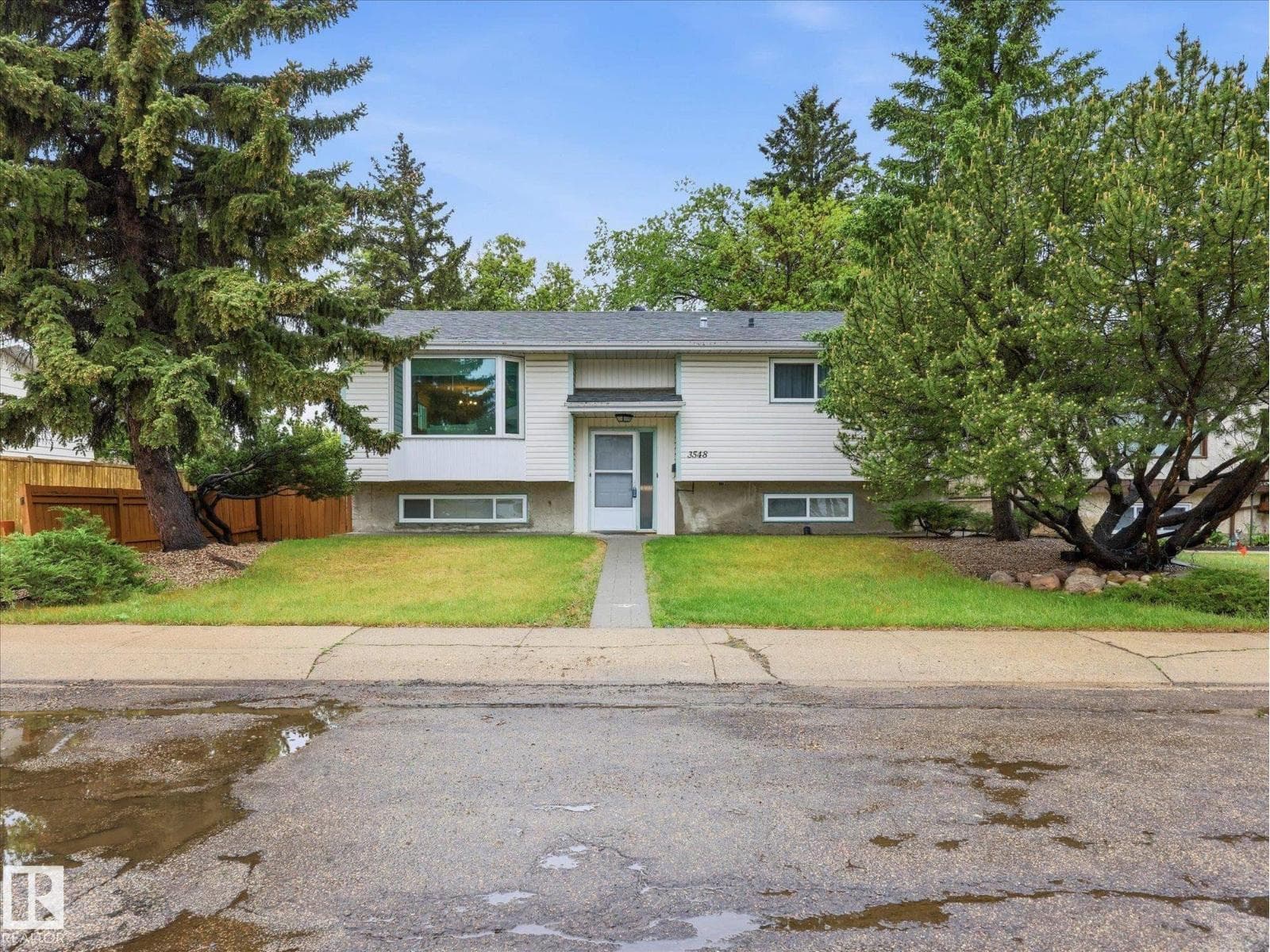 3548 65 ST NW