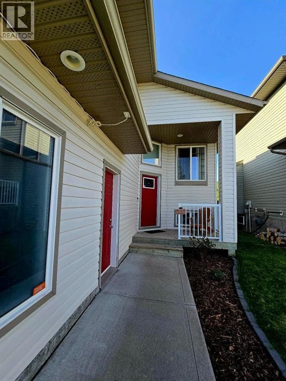 8563 69 Avenue — photo 3