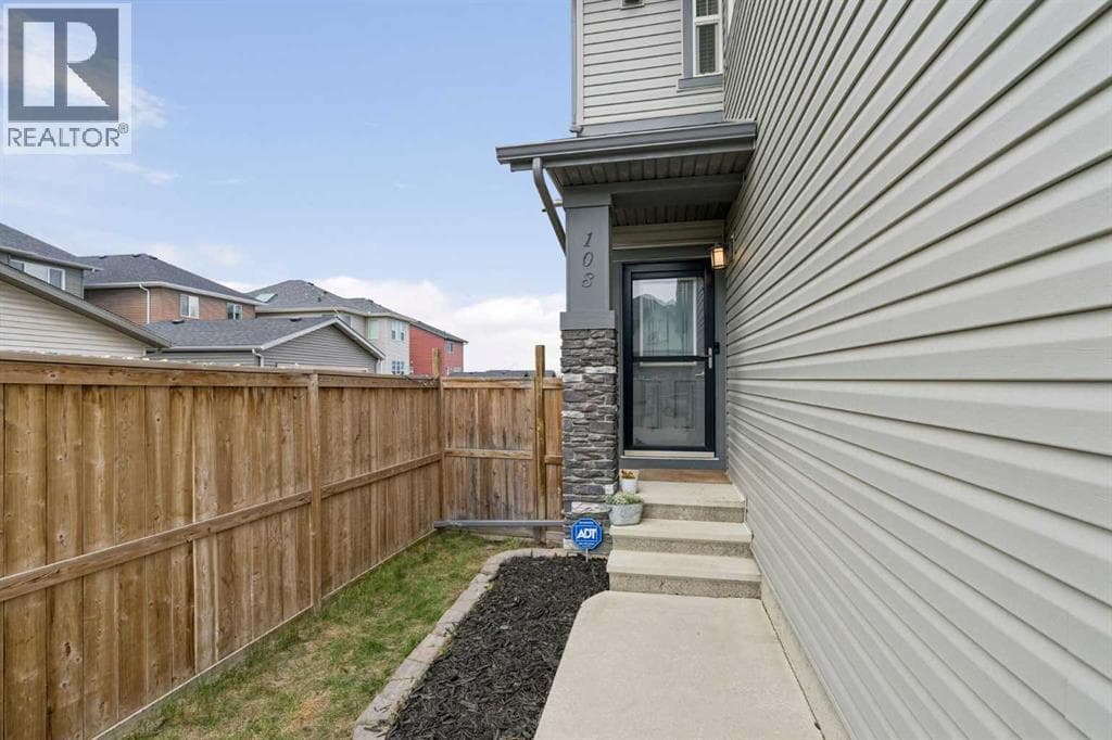 108 Sage Bank Crescent NW — photo 2