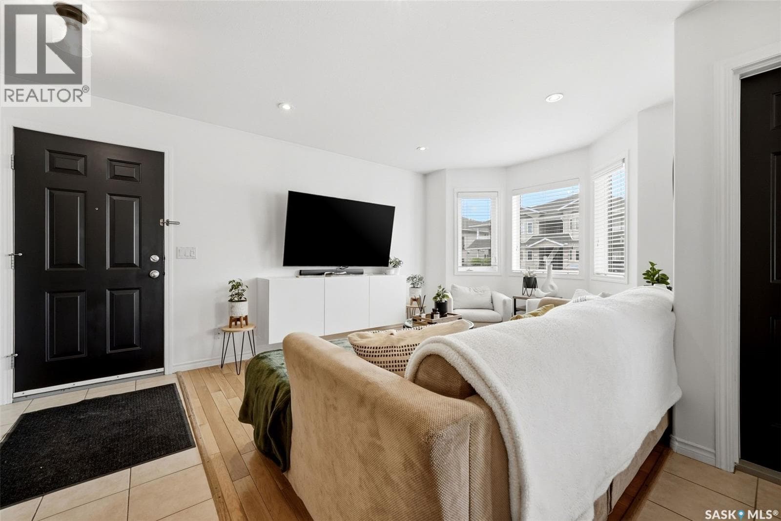 4042 Buckingham DRIVE — photo 3