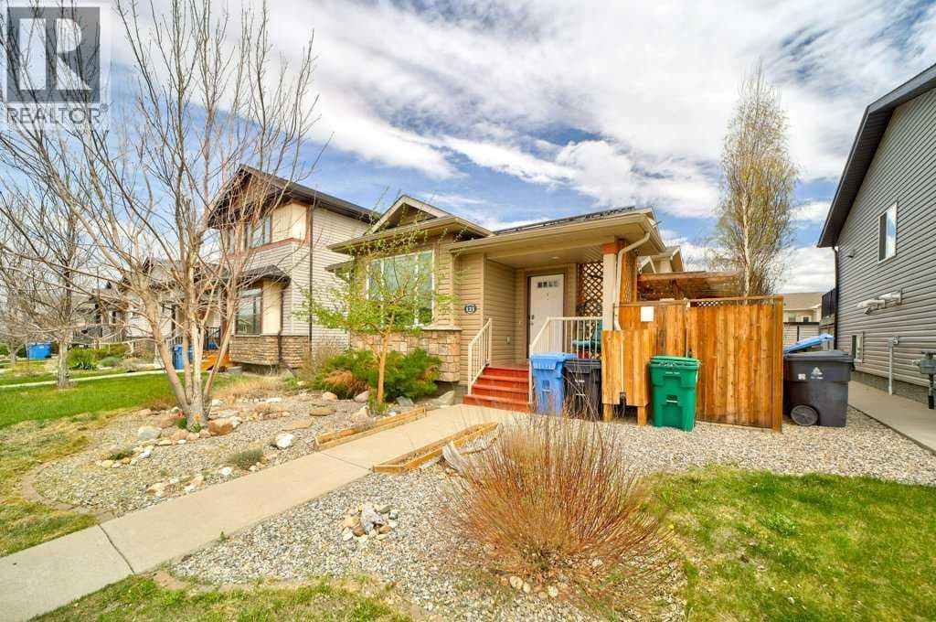 121 Mt Sundance Crescent W — photo 2