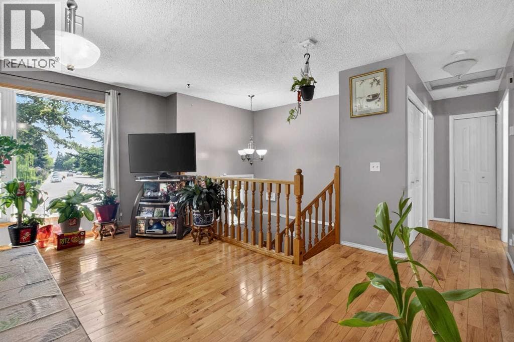 124 Falchurch Crescent NE — photo 5