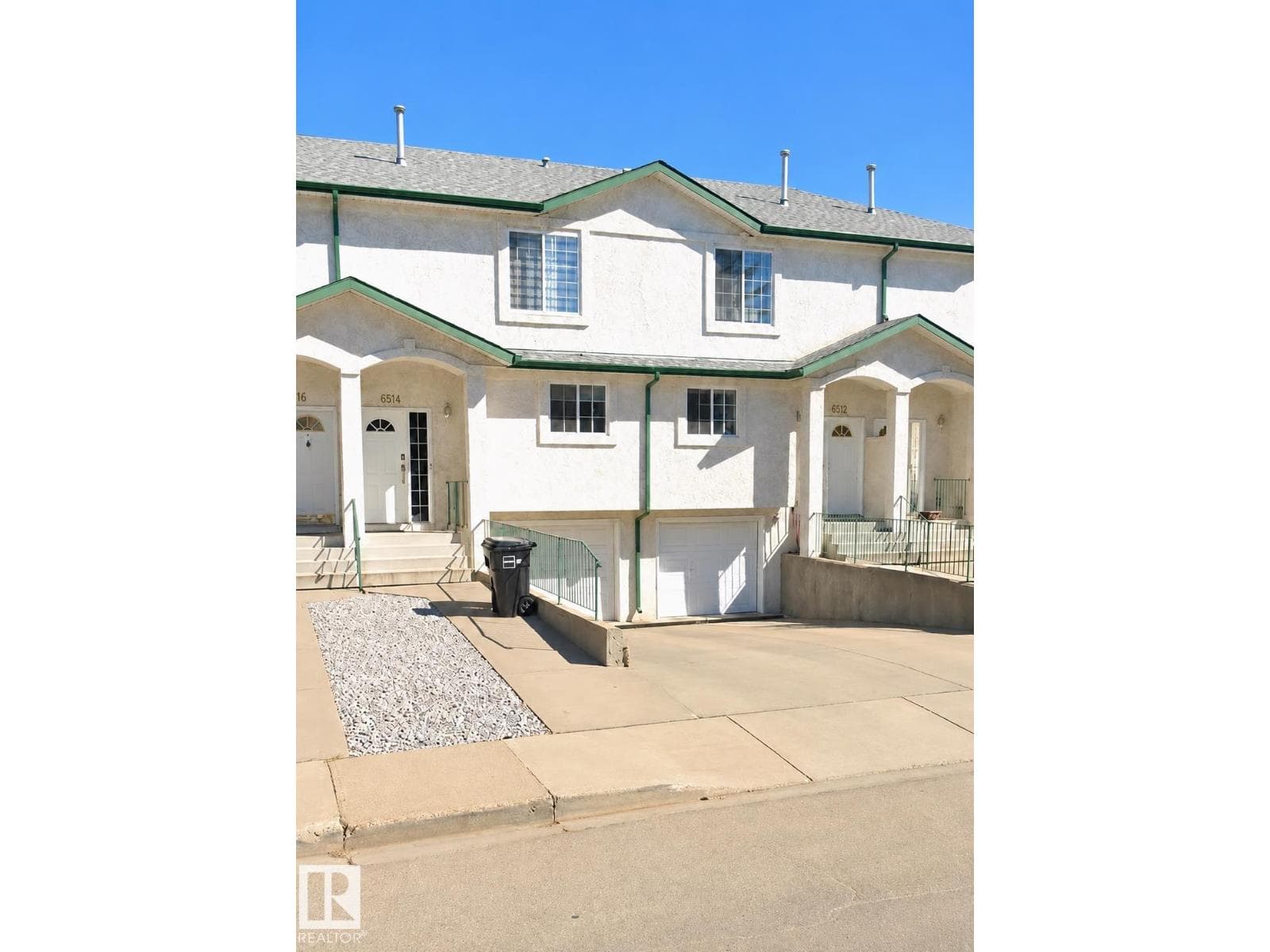 6514 19 AV NW — photo 2