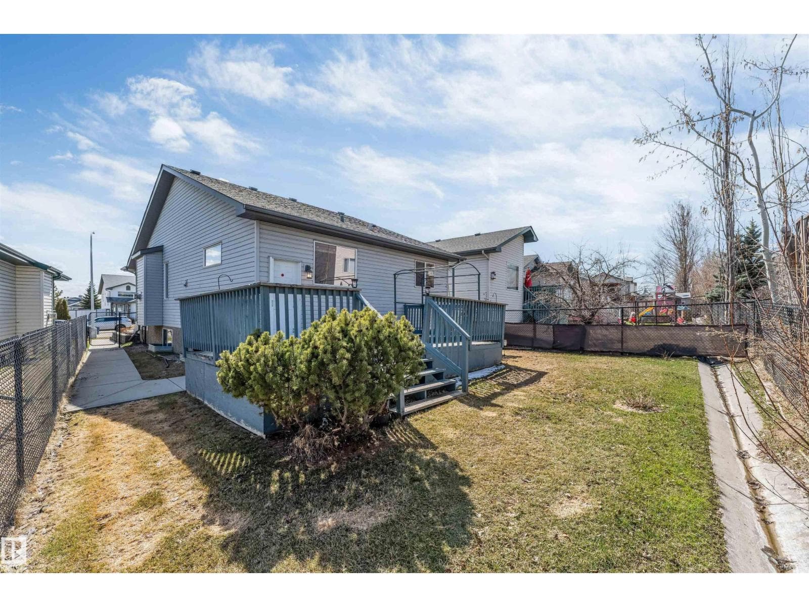 4812 148 AV NW — photo 4