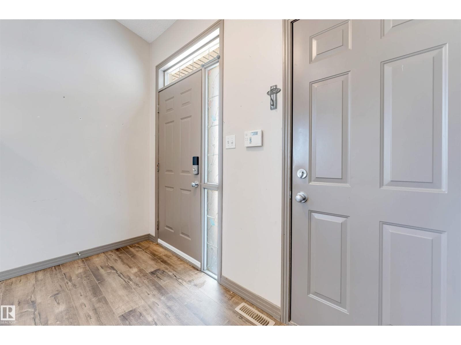 4812 148 AV NW — photo 5
