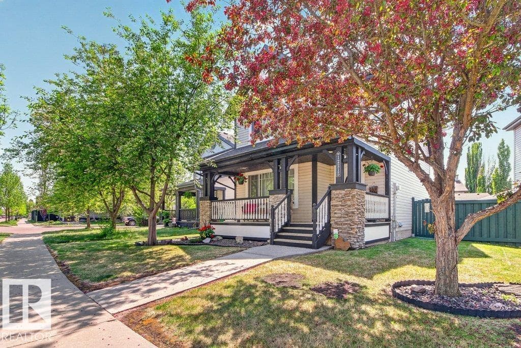 12215 18 AV SW SW — photo 2
