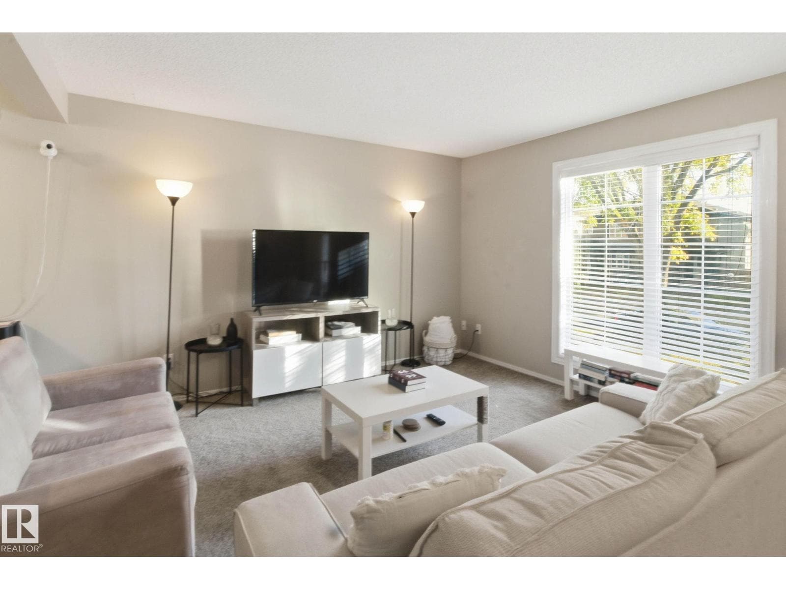 10718 122 ST NW