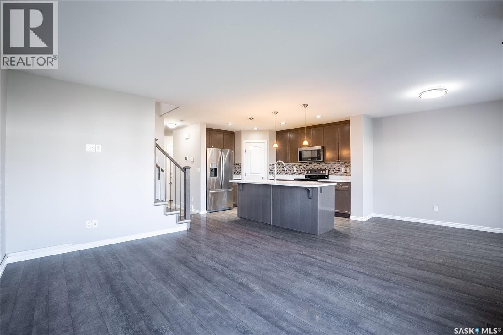 334 Dickson CRESCENT — photo 3