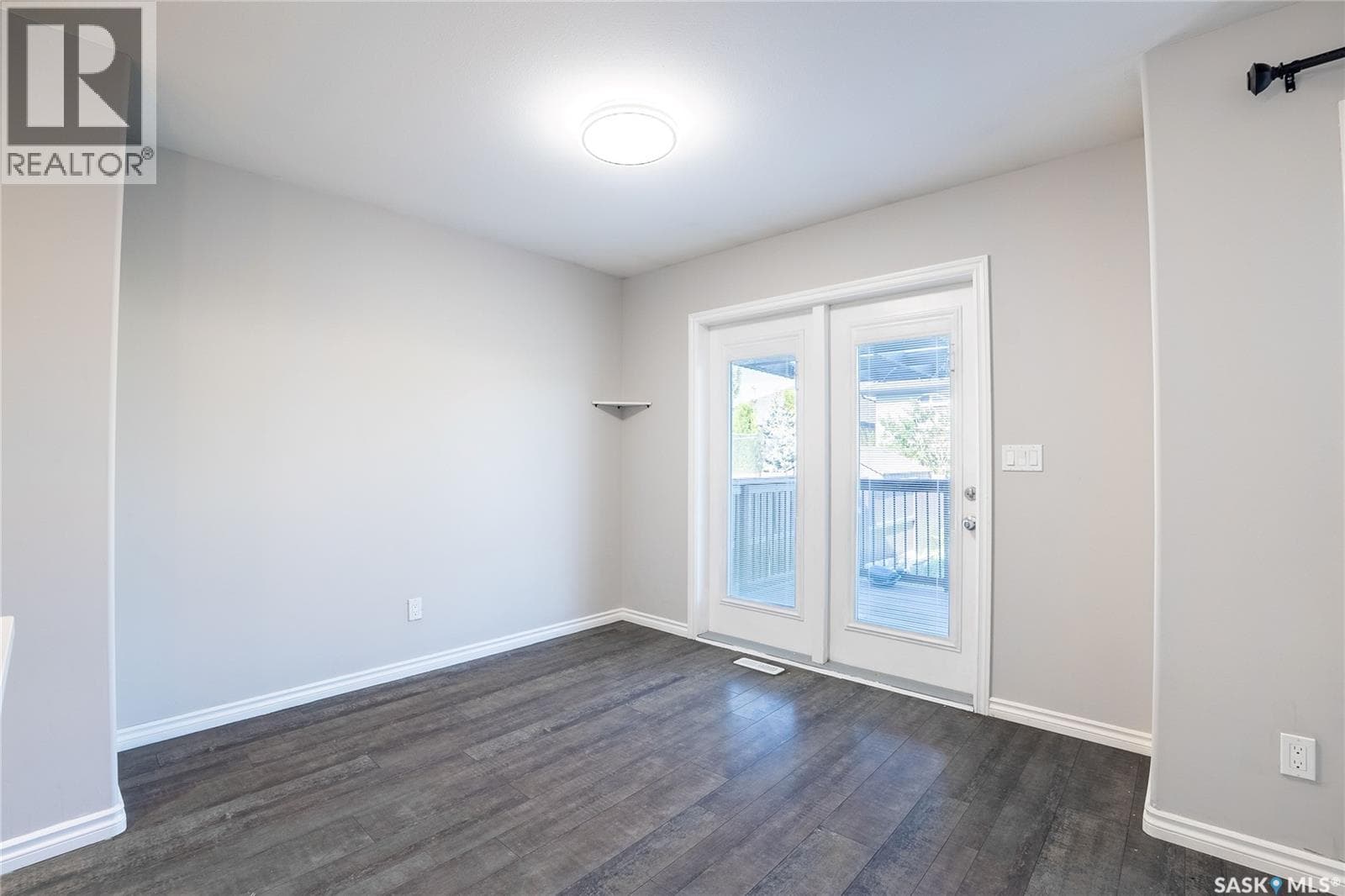334 Dickson CRESCENT — photo 4