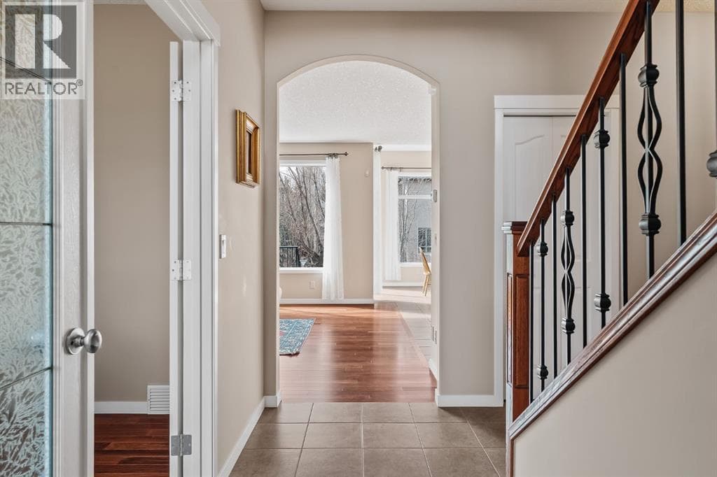 430 Discovery Ridge Boulevard SW — photo 3