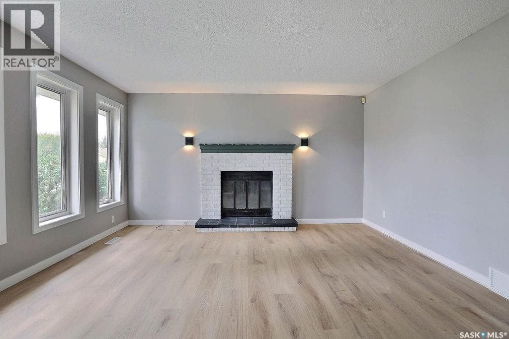 35 Chase CRESCENT — photo 2