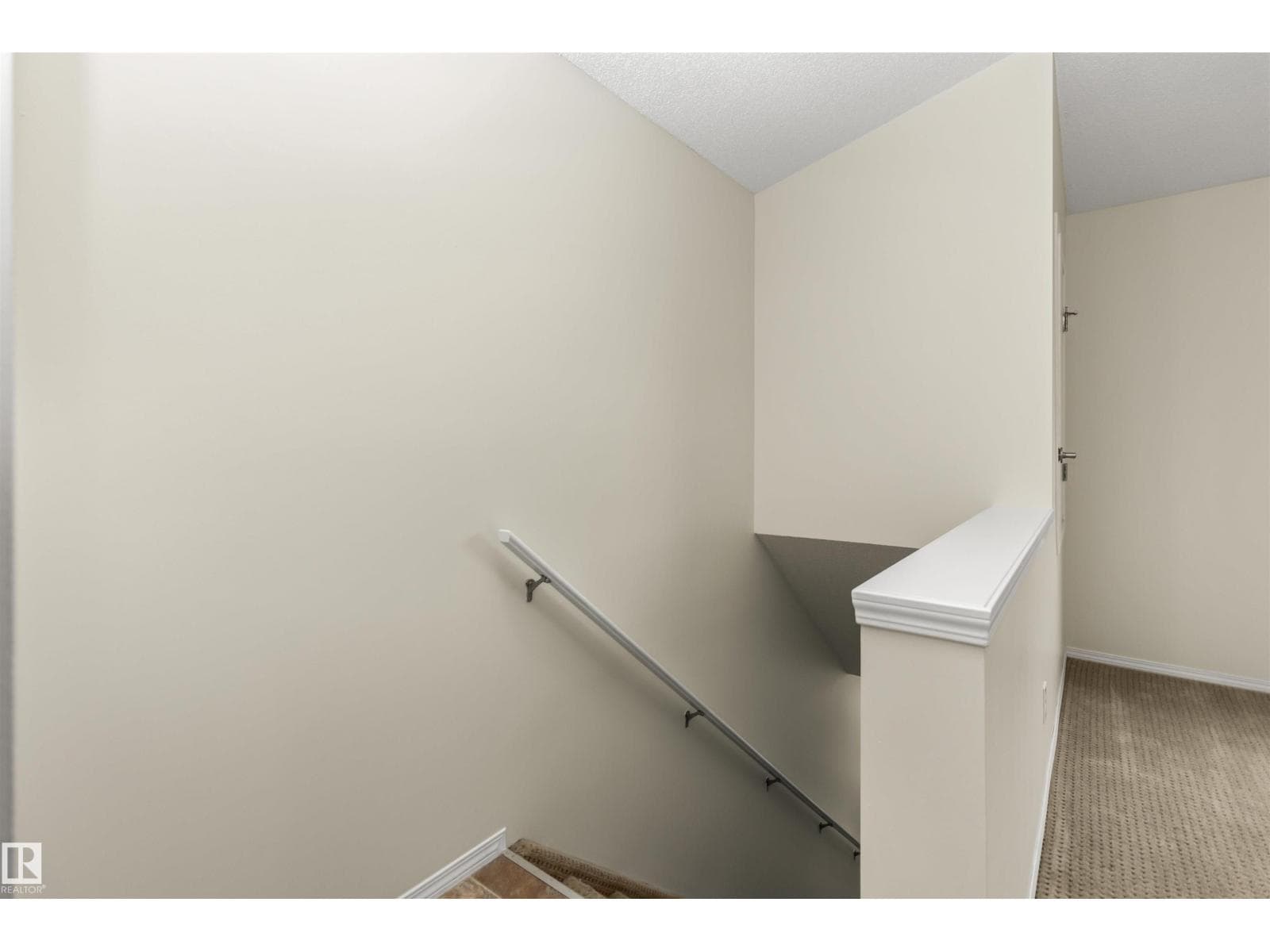 #75 604 62 ST SW — photo 4