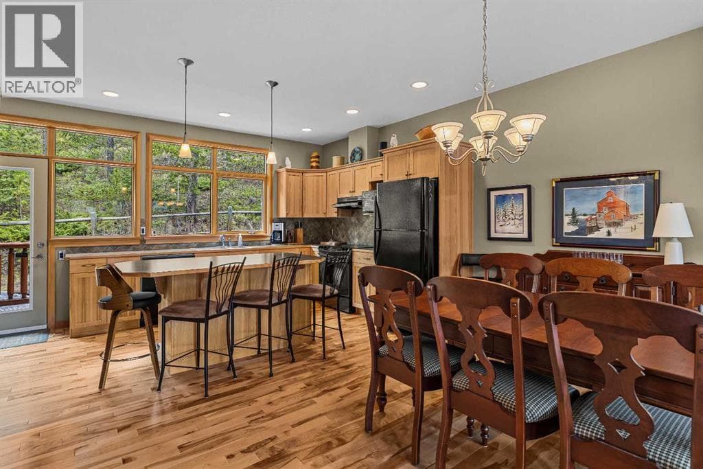 36, 137 Wapiti Close — photo 5