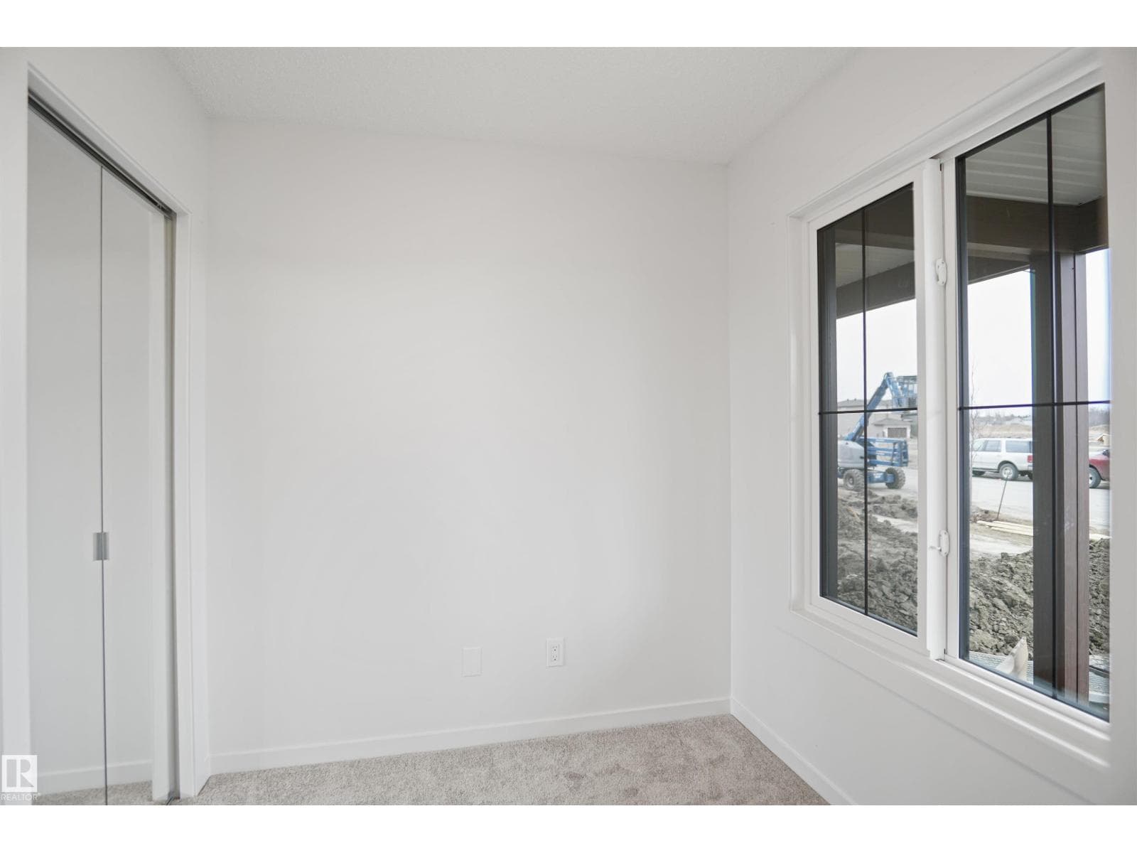 7062 ROSENTHAL DR NW — photo 4