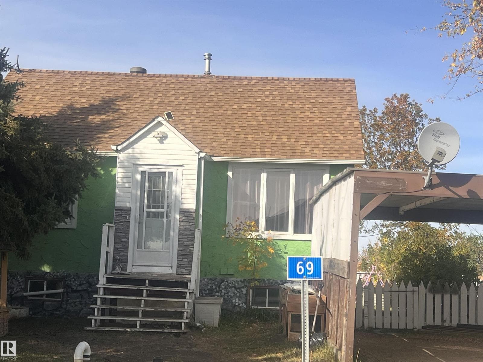 69 Railway AV