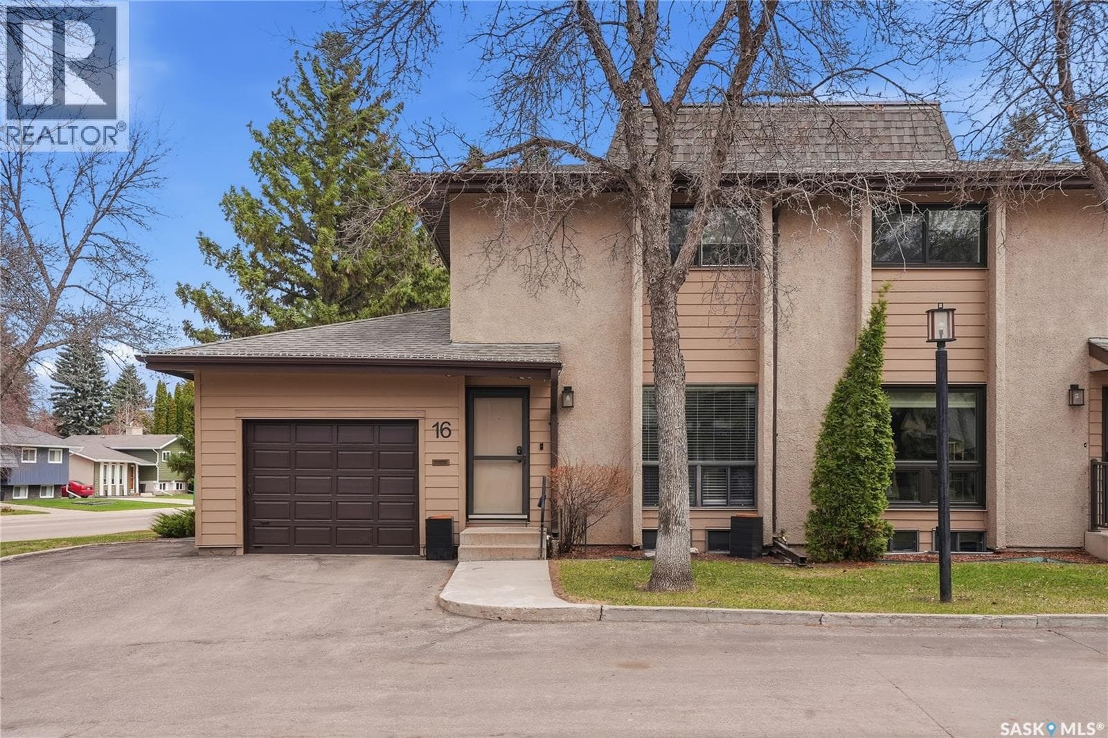 16 425 Pinehouse DRIVE — photo 2