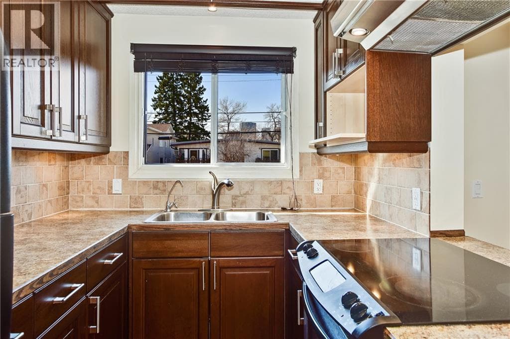 10, 123 13 Avenue NE — photo 3